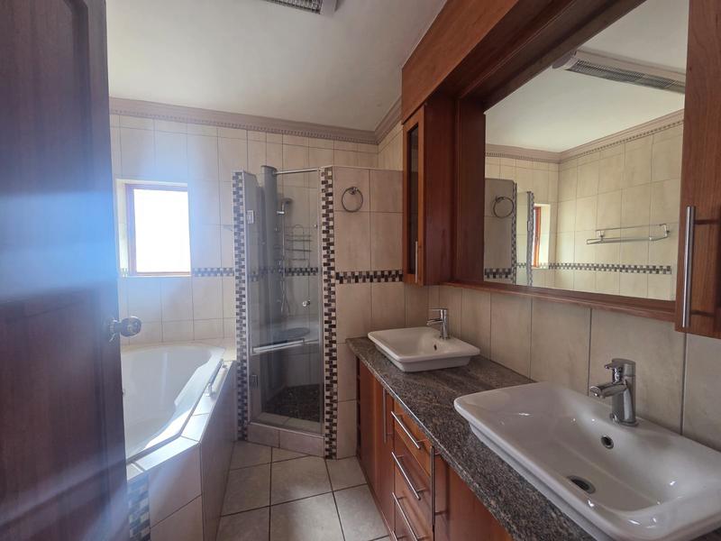 5 Bedroom Property for Sale in Birdwood Estate North West